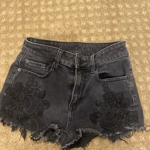 cutest American Eagle summer black jean shorts